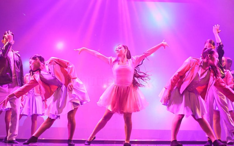 Teatro Amazonas recebe espetáculo gratuito ‘Mamma Mia!’