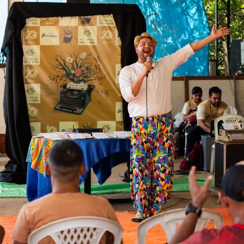 Projeto ‘Aglomeração Literária’ promove oficinas gratuitas no Amazonas